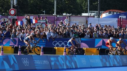 L'épreuve de triathlon par équipes mixte à Paris, le 5 août 2024. (COUVERCELLE ANTOINE / KMSP / AFP)