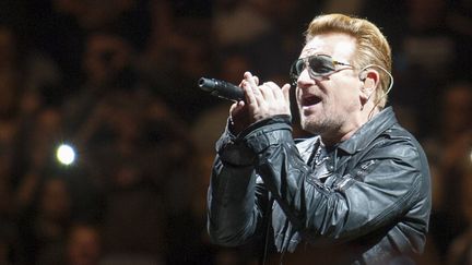 Bono de U2 sur scène à Glasgow le 6 novembre 2015.
 (Pete Dohety / Nur Photo / AFP)