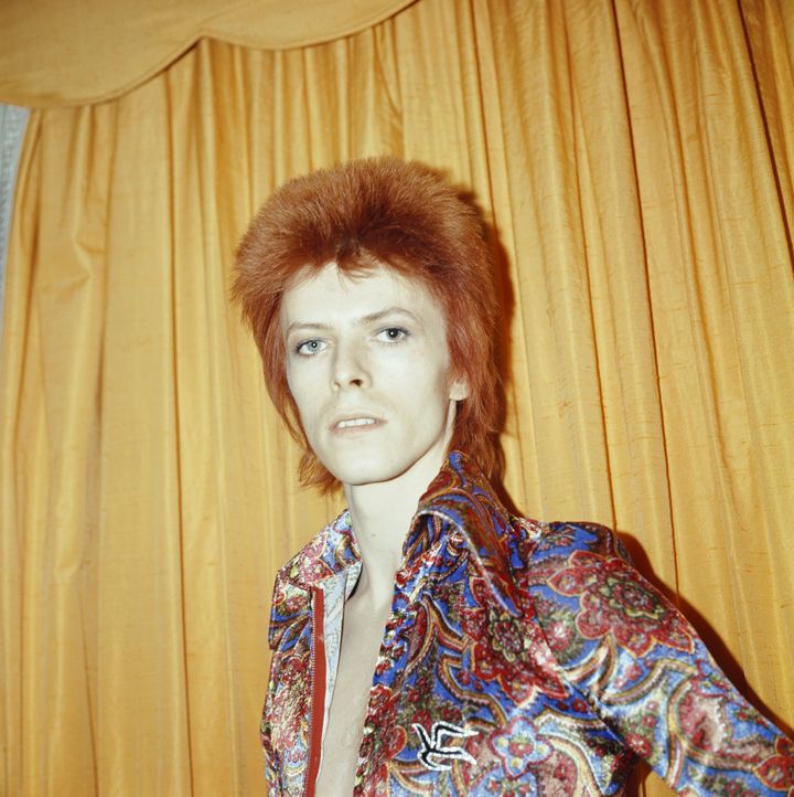 En 1973, David Bowie en Ziggy Stardust dans son hôtel, à New York. (MICHAEL OCHS ARCHIVES)