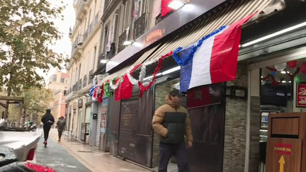 Mercredi 14 décembre dans la soirée, les Bleus devront venir à bout des Lions de l’Atlas pour défendre leur titre de champions du monde de football. En attendant, le compte à rebours a commencé pour les supporters français, marocains ou binationaux. (France 3)