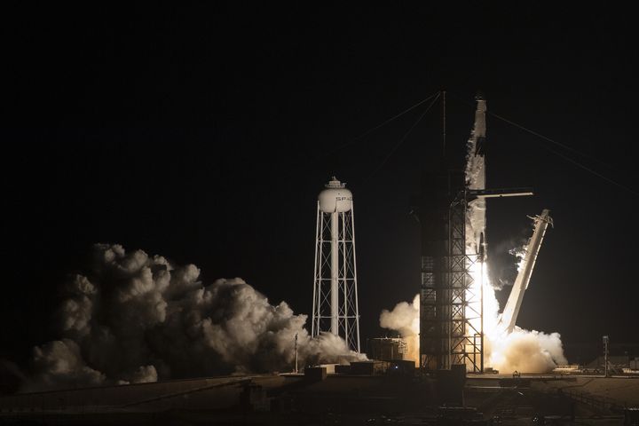 Le lancement de la fusée Falcon 9 de SpaceX le 2 mars 2019 à Cap Canaveral, en Floride. (JIM WATSON / AFP)