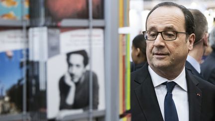 François Hollande au salon du livre, mars 2017
 (Etienne LAURENT / POOL / AFP)