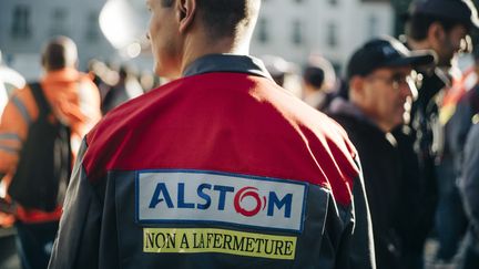 Des salariés d'Alstom manifestent à Saint-Ouen (Saine-Saint-Denis), le 27 septembre 2016 (ARNAUD DUMONTIER / MAXPPP)