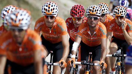 L'&eacute;quipe Euskaltel-Euskadi lors de la 12e &eacute;tape du tour d'Espagne, le 9 septembre 2010. (JAIME REINA / AFP)