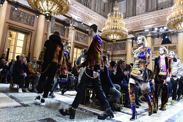 Versace automne-hiver 2018-19, janvier 2018 à Milan
 (Miguel MEDINA / AFP)