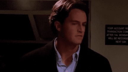 L’annonce du décès de Matthew Perry a été reçue comme un choc par de nombreuses personnes. L’acteur qui jouait le rôle de Chandler Bing dans la série Friends faisait l’unanimité. Il est mort à 54 ans. (franceinfo)