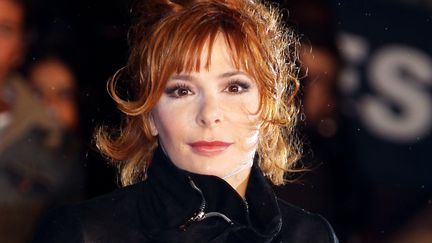 Myl&egrave;ne Farmer avant la c&eacute;r&eacute;monie des NRJ Music Awards, le 28 janvier 2012 &agrave; Cannes (Alpes-Maritimes). (VALERY HACHE / AFP)