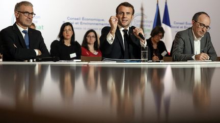 Le président de la République, Emmanuel Macron, lors de sa visite à la Convention citoyenne pour le climat, le 11 janvier 2020 à Paris. (MAXPPP)