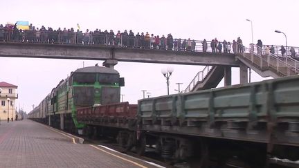 Guerre en Ukraine : émotion après le retour des trains entre Kiev et Kherson