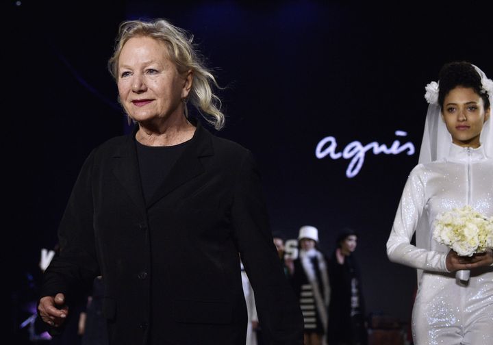 La créatice Agnès b. au final de son défilé pap féminin ah 2016-17, à Paris
 (MARTIN BUREAU / AFP)