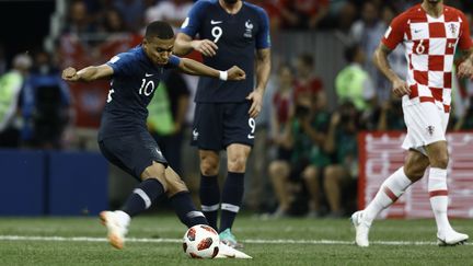 Kylian Mbappé durant la finale de la Coupe du monde contre la Croatie, dimanche 15 juillet 2018 à Moscou (Russie). (MEHDI TAAMALLAH / NURPHOTO / AFP)