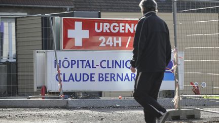 L'entrée de la clinique Claude Bernard de Metz (Moselle), où le jeune Corentin a été opéré de l'appendicite, le 1er novembre 2014, avant de mourir le lendemain au CHU de Nancy. (JEAN-CHRISTOPHE VERHAEGEN / AFP)