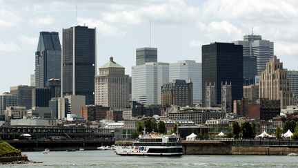 Les buildings de Montréal (Canada) vus depuis le fleuve Saint Laurent. (KAREN BLEIER / AFP)