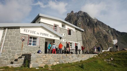 Le refuge de Pombie, dans la vallée du pic du Midi d'Ossau.&nbsp; (BONNAUD GUILLAUME / MAXPPP)