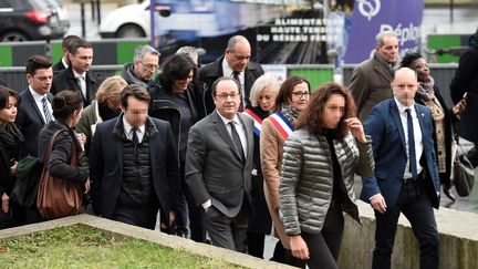 Violences : François Hollande cherche l'apaisement