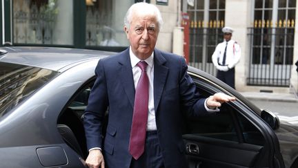 L'ex-Premier ministre Edouard Balladur arrive au Conseil constitutionnel, le 3 octobre 2013 &agrave; Paris, &agrave; l'occasion d'une c&eacute;r&eacute;monie pour le 55e anniversaire de la Constitution. (THOMAS SAMSON / AFP)