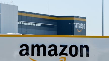 Le centre d'Amazon à Brétigny-sur-Orge (Essonne), le 19 mai 2020. (ERIC PIERMONT / AFP)