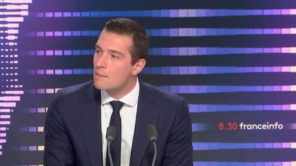 Jordan Bardella, eurodéputé, président par intérim du Rassemblement national, était mardi 12 juillet l’invité du 8h30 franceinfo.&nbsp; (FRANCEINFO / RADIOFRANCE)