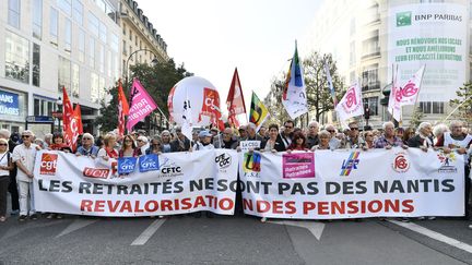 Des retraités manifestent à Paris pour dénoncer la politique du gouvernement, jeudi 18 octobre 2018. (MAXPPP)