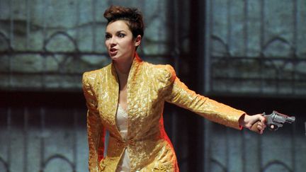 La soprano Chloé Briot sur le filage de la pièce "Les Enfants terribles", opéra de Philip Glass d'après le roman de Jean Cocteau, à Paris en novembre 2012. (DELALANDE RAYMOND / SIPA)