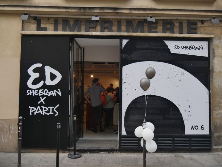 Le pop-up store éphémère consacré à Ed Sheeran, inauguré le 11 juillet 2019 au 16 rue Saint Merri, dans le IVe arrondissement parisien. (Lucie de Perthuis)