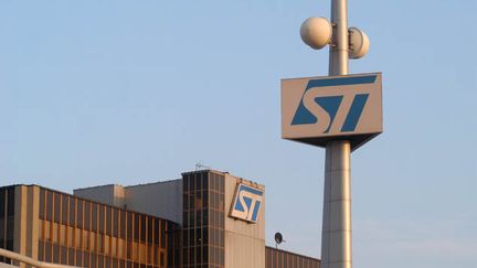 &nbsp; (STMicroelectronics annonce la suppression de 1.400 emplois, dont 430 en France © MaxPPP)