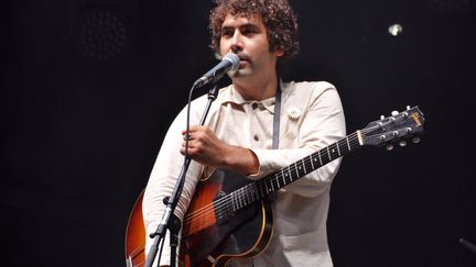 Miles Michaud, le chanteur de Allah-Las n'a pas fait directement allusion au concert annulé de Rotterdam en raison d'une possible menace terroriste mais il a chalereusement remercié le public d'être là et a scandé "vive la France" à plusieurs reprises. Il s'est toutefois étonné du nombre de photographes présents pour l'occasion, le groupe n'est visiblement pas habitué à une telle couverture médiatique.
 (Olivier Flandin)