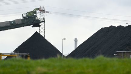 Un site de stockage de la centrale à charbon de Duisburg, en Allemagne, le 5 avril 2022.&nbsp; (INA FASSBENDER / AFP)