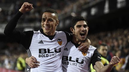 La joie de Rodrigo Moreno et Manuel Guedes (Valence) (JOSE JORDAN / AFP)