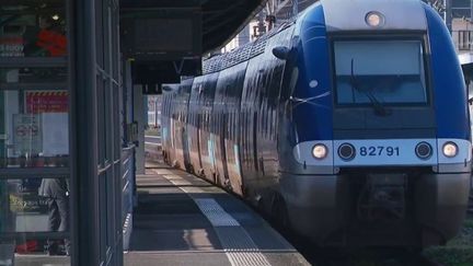 SNCF : la suppression de trains reliant Paris à la Normandie suscite la colère des usagers (FRANCE 2)