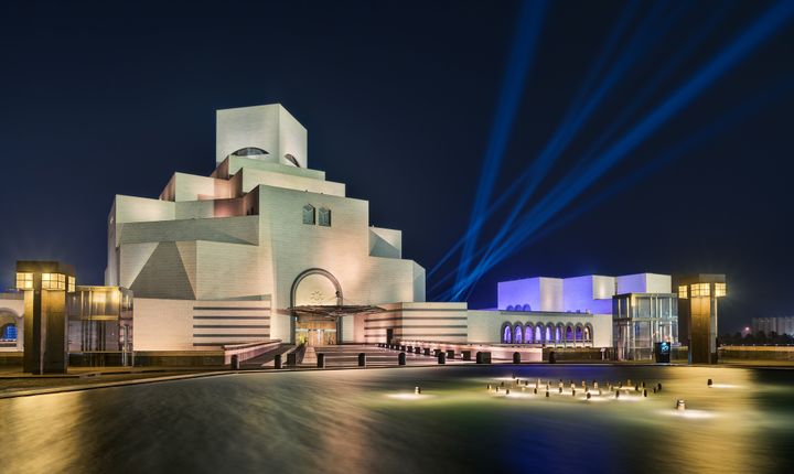 Le musée d'art islamique de Doha (Qatar), conçu par l'architecte&nbsp;Ieoh Ming Pei, photographié le 11 décembre 2018. (ANTONIO FIGUERAS / ONLY WORLD / AFP)