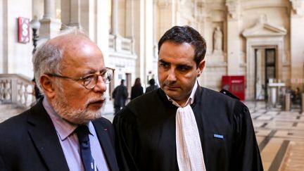 Samuel Sandler et son avocat&nbsp;Maitre Elie Korchia, en octobre 2017 à Paris. (SADAK SOUICI / LE PICTORIUM / MAXPPP)