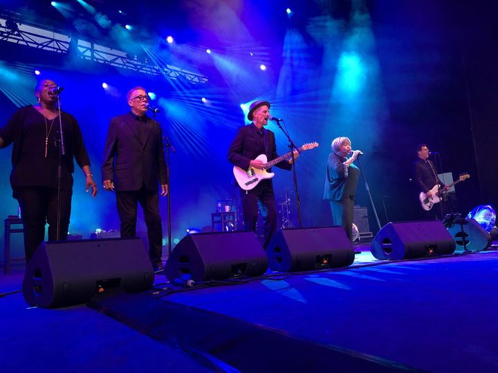 Mavis Staples et son groupe sur la scène de Fourvière (Lyon) le 6 juillet (Jean-François Convert)