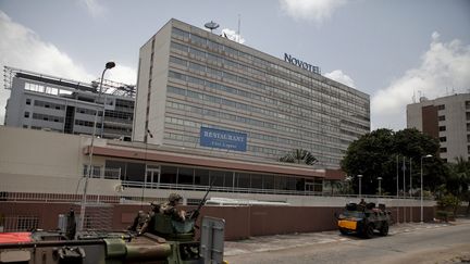 L'hôtel Novotel d'Abidjan, en Côte d'Ivoire, le 8 avril 2011. (JANE HAHN / EPA)