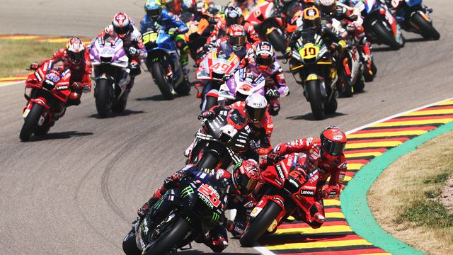 Fabio Quartararo mène le Grand prix d'Allemagne sur le Sachsenring, le 29 juin 2022. (JAN WOITAS / AFP)