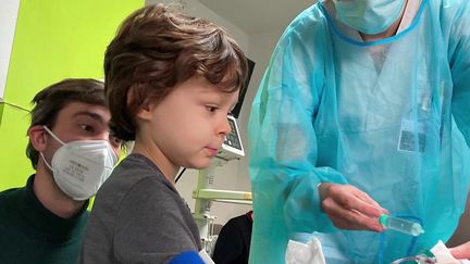 Moelle osseuse : Joseph, 3 ans, a besoin d'une greffe en urgence (Capture d'écran France 2)