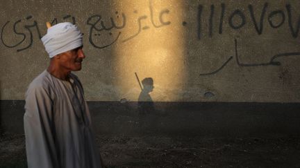 On retrouve ses premières traces sur les tombes des pharaons de la Ve dynastie (2.800 avant J.-C.). Avec le tir à l’arc et la lutte, il est l’une des techniques de combat utilisées par les soldats chargés de la sécurité des puissants. A l’époque, il servait à blesser ou tuer son adversaire. (Mohamed Abd El Ghany / Reuters)