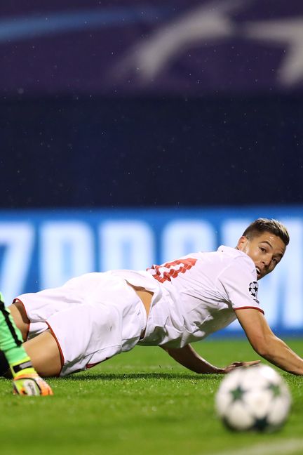 Samir Nasri, le 18 octobre 2016, lors d'un match de Ligue des champions entre Zagreb et Séville. (STR / AFP)