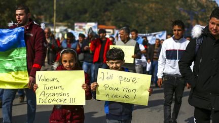 Manifestation pacifique en Kabylie, à Béjaia, le 27 février 2012. Les marches contre le 5e mandat ont lieu dans presque toutes les villes algériennes.&nbsp; (SOFIANE BAKOURI / HANS LUCAS)