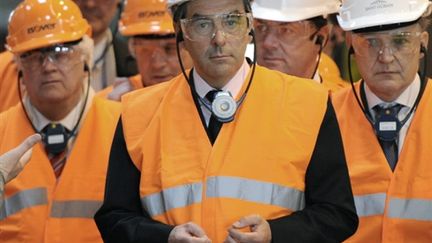 Le Premier ministre François Fillon, lors de sa visite d''inauguration d'une usine de Saint-Gobain, le 14 avril 2010. (AFP - Jean-François Monnier)