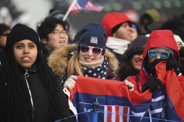 Une supportrice américaine lors des épreuves de slopestyle à Pyeongchang (Corée du Sud), le 10 févier 2018.&nbsp;&nbsp; (RAMIL SITDIKOV / SPUTNIK)