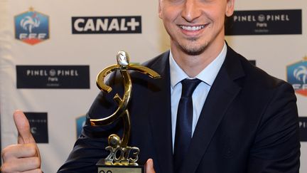 Le Suédois du PSG Zlatan Ibrahimovic, lors des trophées UNFP 2013 pour son premier sacre (FRANCK FIFE / AFP)