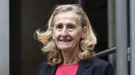 La ministre de l'Education nationale, Nicole Belloubet, lors de sa passation de pouvoirs avec Amélie Oudéa-Castéra, le 9 février 2024. (STEPHANE DE SAKUTIN / AFP)