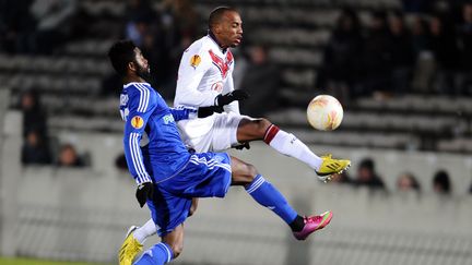 Le milieu de terrain des Girondins&nbsp;Nicolas Maurice-Belay lors du match de football de la Ligue Europa contre le Dynamo Kiev &agrave; Bordeaux (Gironde), le 21 f&eacute;vrier 2013. (NICOLAS TUCAT / AFP)