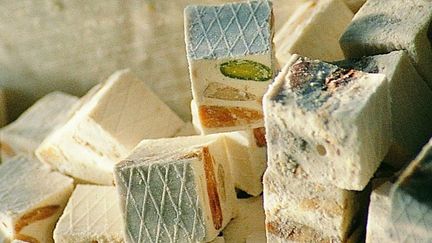 Le nougat de Montélimar. Sa couleur blanche et son coté aéré sont signes de qualité. (MAISON ARNAUD-SOUBEYRAN)