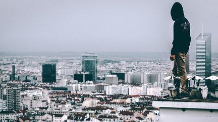 Maxime Sirugue sur un bâtiment lyonnais
 (siirvgve)