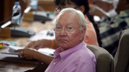 Le s&eacute;nateur de Polyn&eacute;sie Gaston Flosse, ex-UMP, lors d'une s&eacute;ance de l'Assembl&eacute;e de la Polyn&eacute;sie fran&ccedil;aise, &agrave; Papeete, le 8 avril 2010. (GREGORY BOISSY / AFP)