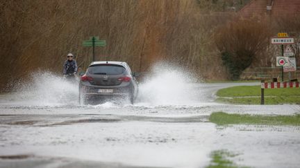 Une crue à Brimeux, dans le Pas-de-Calais, département en vigilance orange le 9 février 2024. (JOHAN BEN AZZOUZ / LA VOIX DU NORD / MAXPPP)