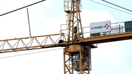 Une grue sur un chantier Vinci, au Luxembourg. (MAXPPP)