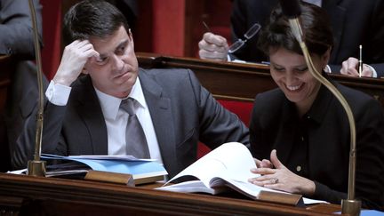 Manuel Valls et Najat Vallaud-Belkacem, le 22 janvier 2014, &agrave; l'Assembl&eacute;e nationale, &agrave; Paris. (THOMAS SAMSON / AFP)